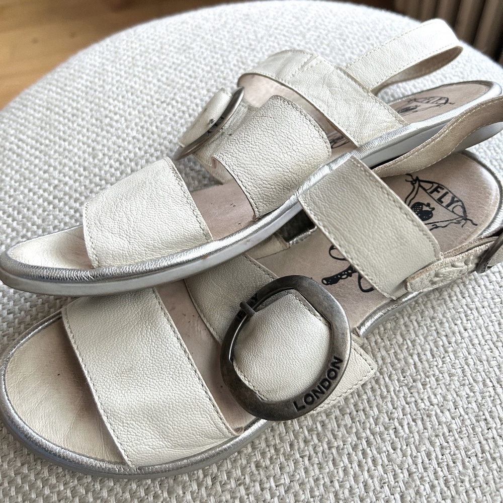 FLY of London cream leather sandal sz 39